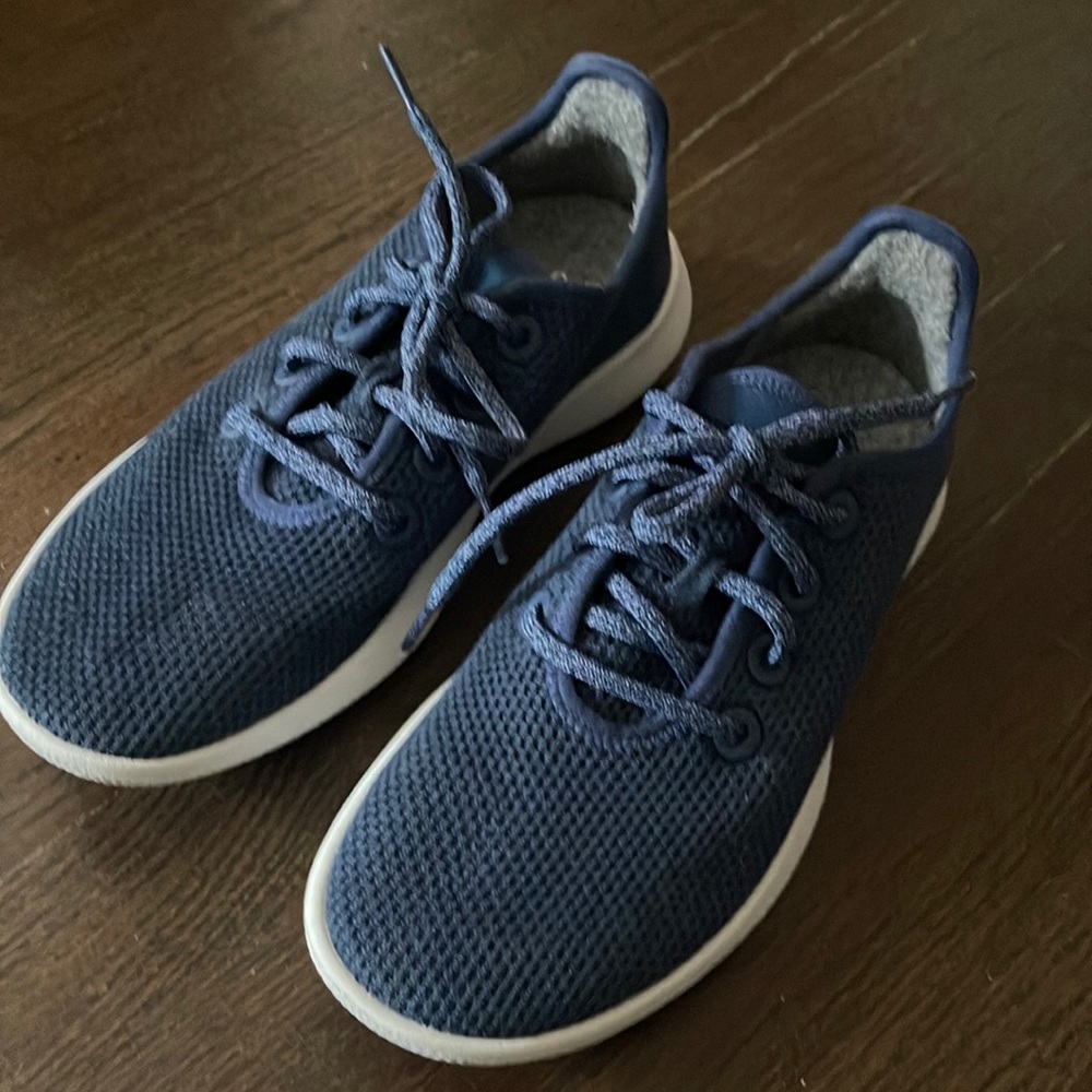 Allbirds True Navy Blue sz 8 not midnight blue which is pretty much black.